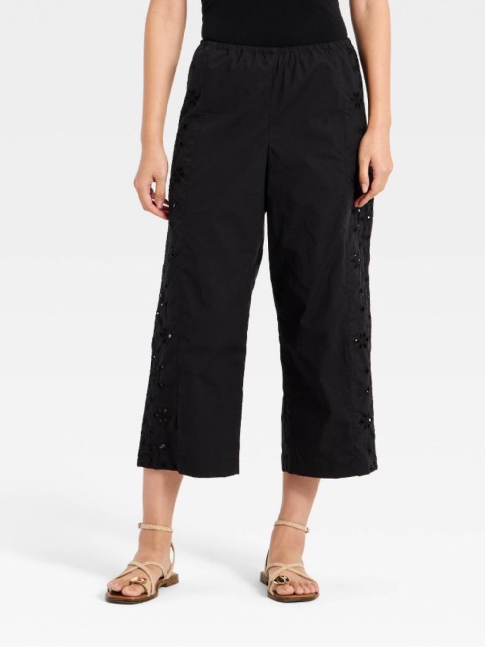 A New Day™ Women's Cropped Straight Leg Eyelet Pull-On Pants - Black L